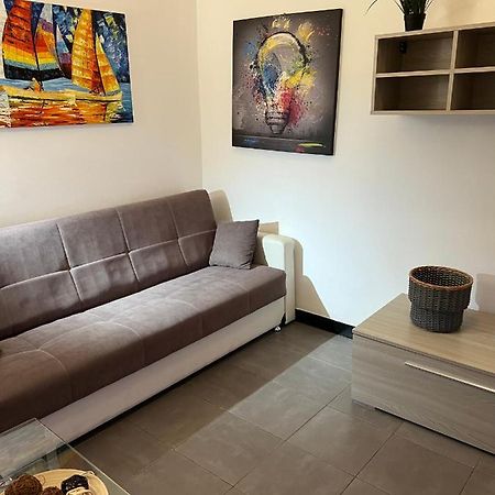 Appartamento Low-Cost Fillak Генуя Экстерьер фото