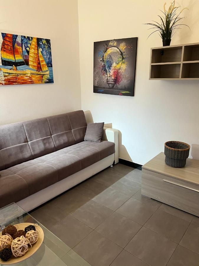 Appartamento Low-Cost Fillak Генуя Экстерьер фото