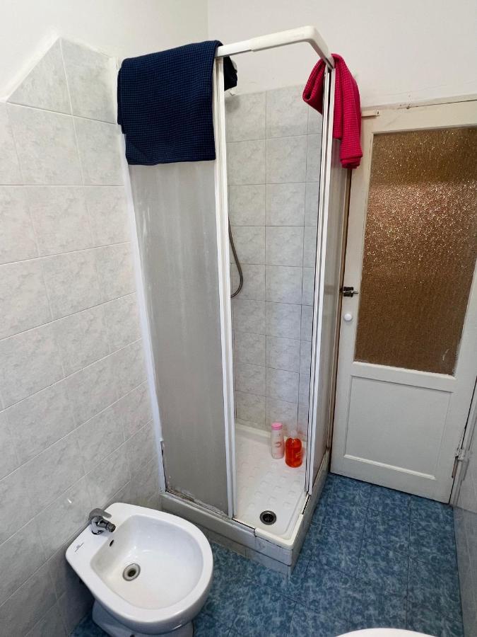 Appartamento Low-Cost Fillak Генуя Экстерьер фото