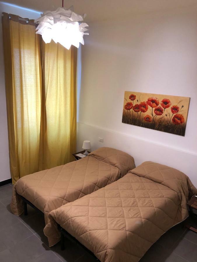 Appartamento Low-Cost Fillak Генуя Экстерьер фото